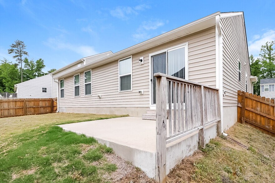 Building Photo - 864 Garrison Ave