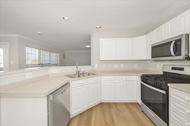 Building Photo - Wonderful Condo For Lease