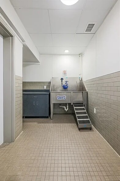 Building Photo - 771 Harrison Ave