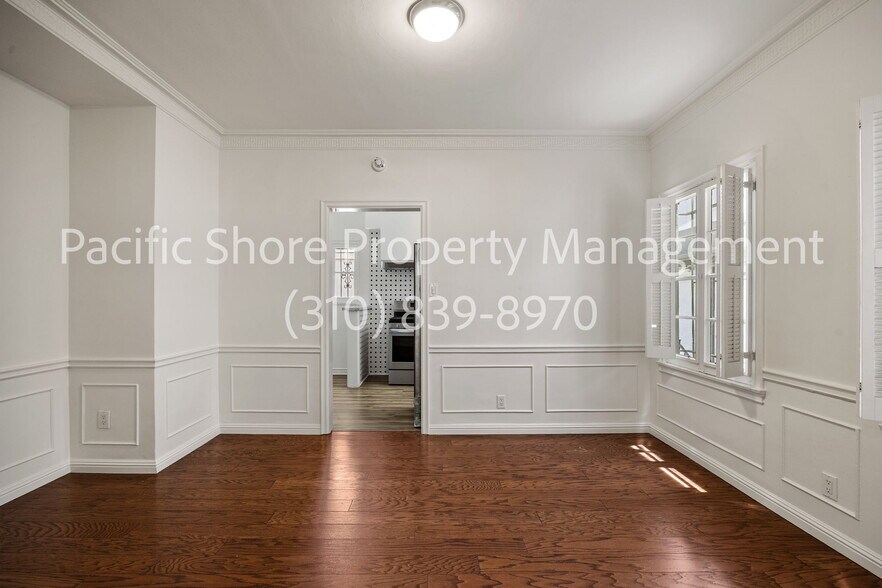 Building Photo - 460 S Roxbury Dr