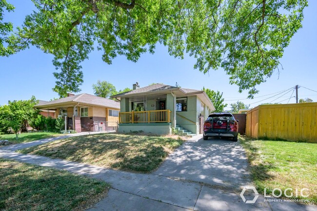Primary Photo - Beautiful Home in Excellent Location!