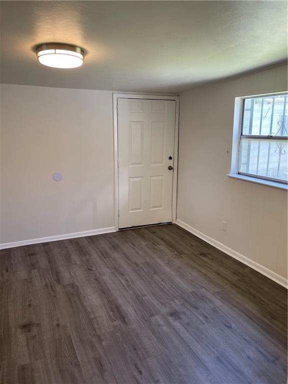 Building Photo - 1013 S Meadows Dr