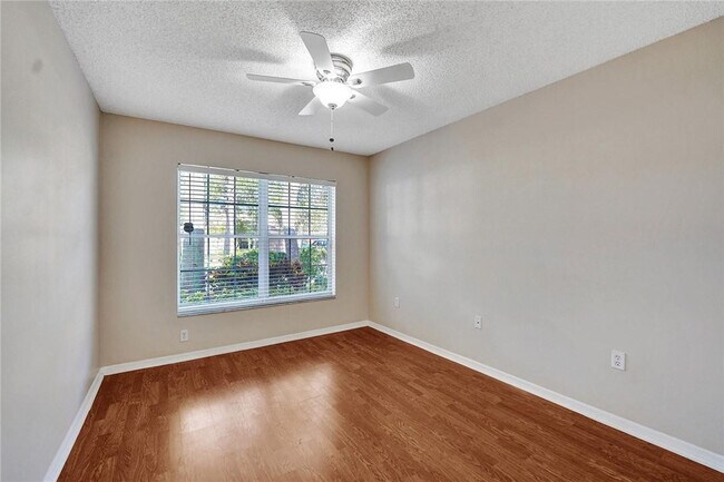 Building Photo - 5248 NW 117th Ave