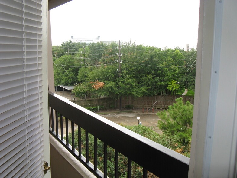 View from balcony - 2209 S Braeswood Blvd