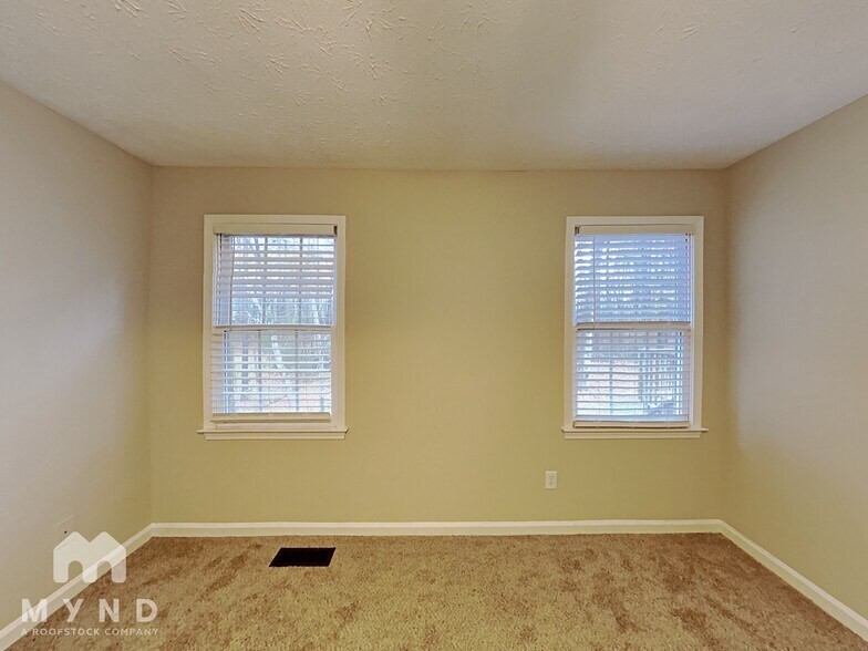 Building Photo - 487 Dillon Dr