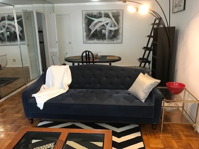 Sofa bed - 321 E 48th St