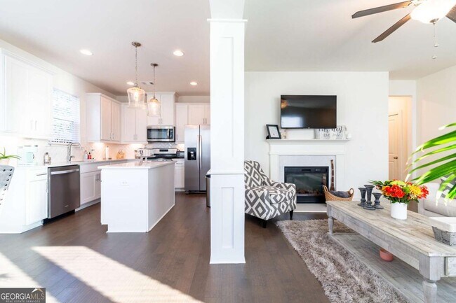 Building Photo - 46 Cannondale Dr