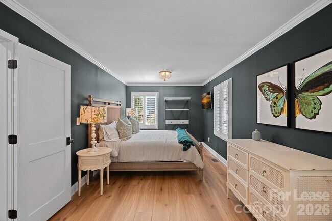 Building Photo - 18026 Whispering Oaks Dr