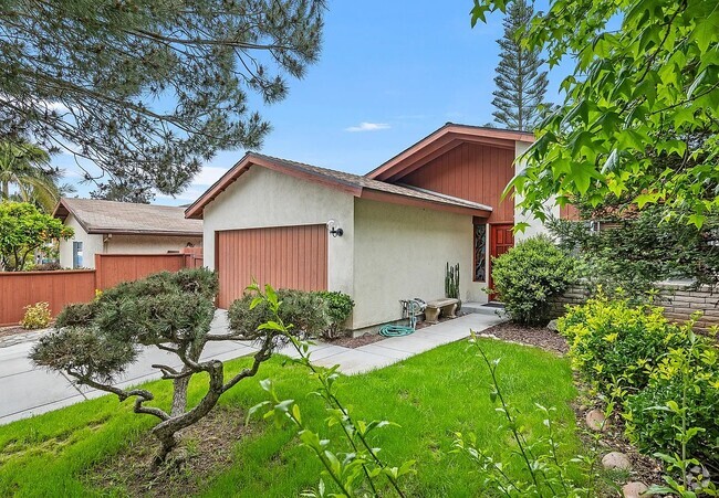 Building Photo - 13661 Nogales Dr
