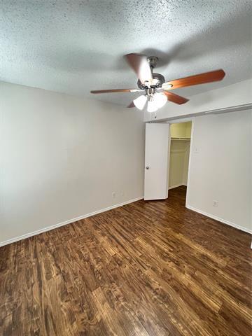 Building Photo - 9520 Royal Ln