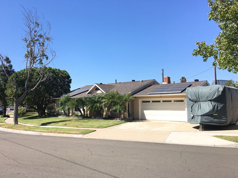 Building Photo - 498 Pierpont Dr