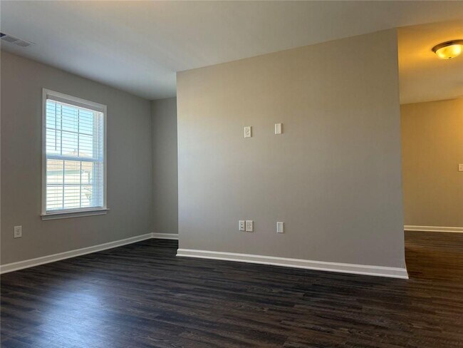 Building Photo - 414 Spring View Dr