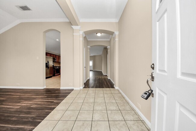 Building Photo - 1722 Lansing Cove Dr