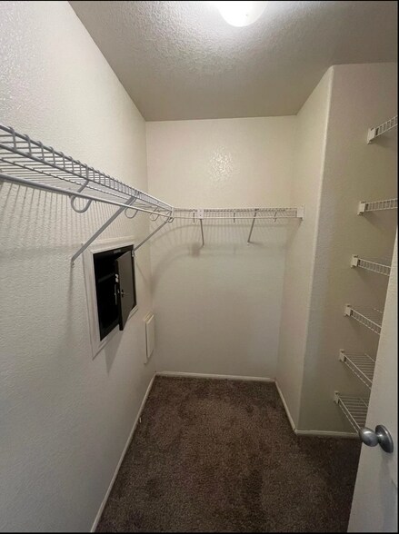 Walk in Closet - 593 S Aguilar Dr