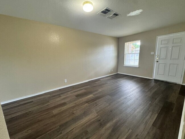 Building Photo - 10719 Shaenmeadow