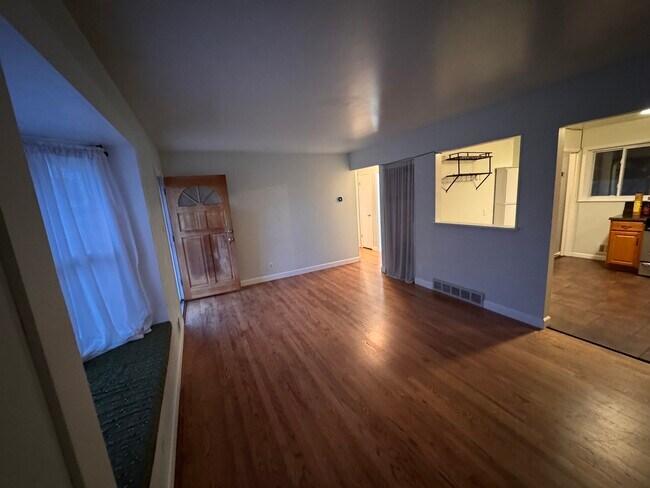 Building Photo - 10859 Murray Dr