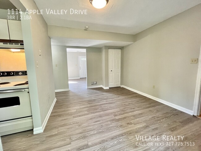 Building Photo - Extremely spacious 3-bed townhome in Dalla...