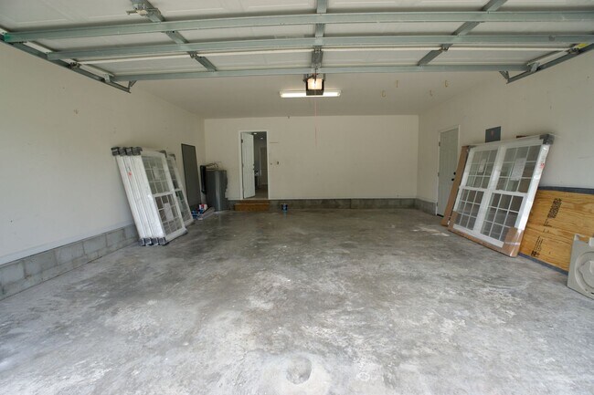 Building Photo - 210 Hayden Pl