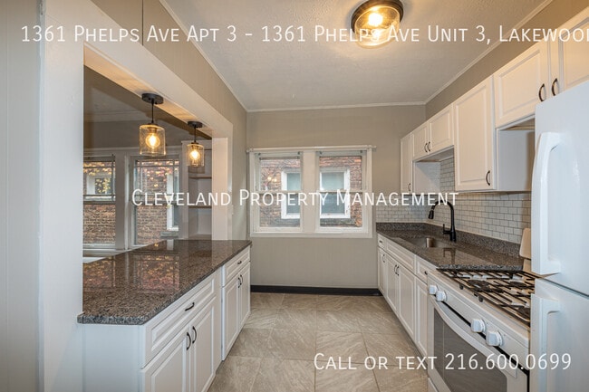 Building Photo - 1361 Phelps Ave