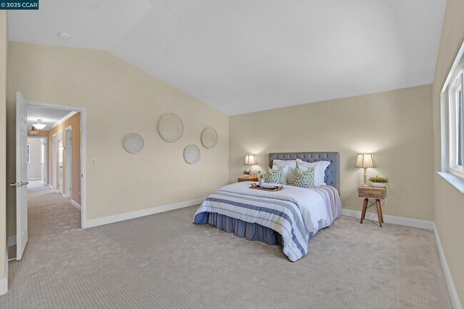 Building Photo - 706 Endsleigh Ct