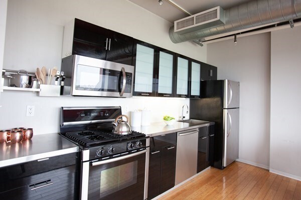 Building Photo - 156 Porter St