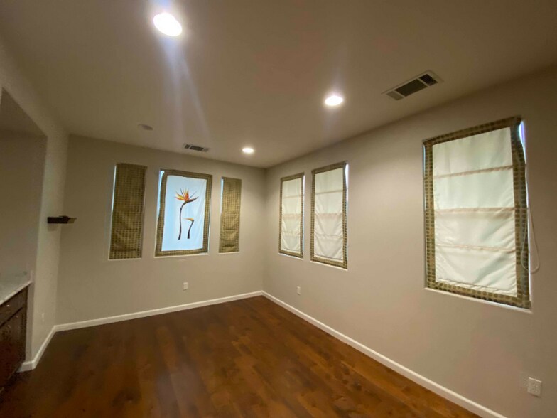 Building Photo - 4625 Malayan St