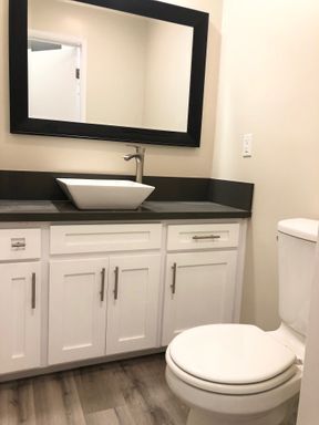 Building Photo - 231 N La Peer Dr