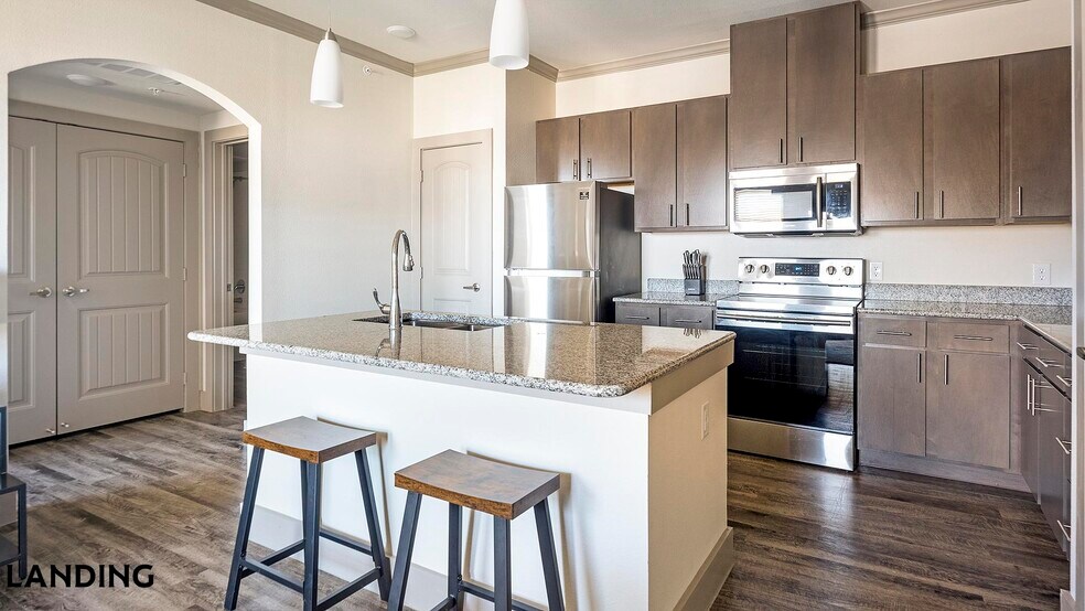 Building Photo - 12500 Shadowglen Trce