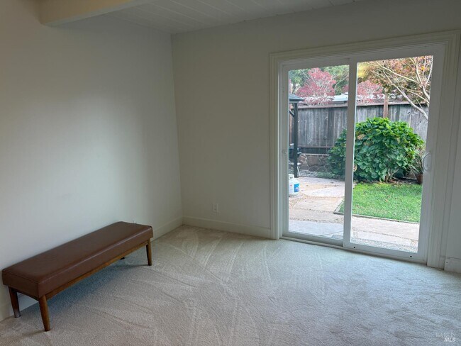 Building Photo - 840 Idylberry Rd