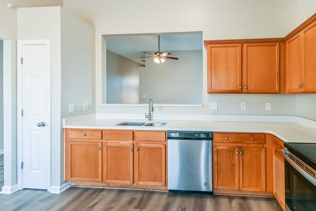 Building Photo - 9044 Snow Drift Ln