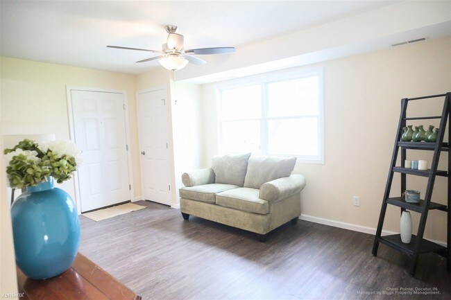 Building Photo - 2 br, 1 bath  - Chase Pointe