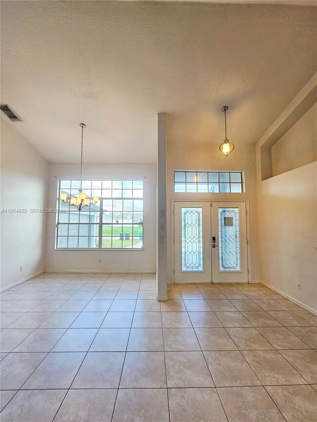 Building Photo - 2161 SW Imperial St