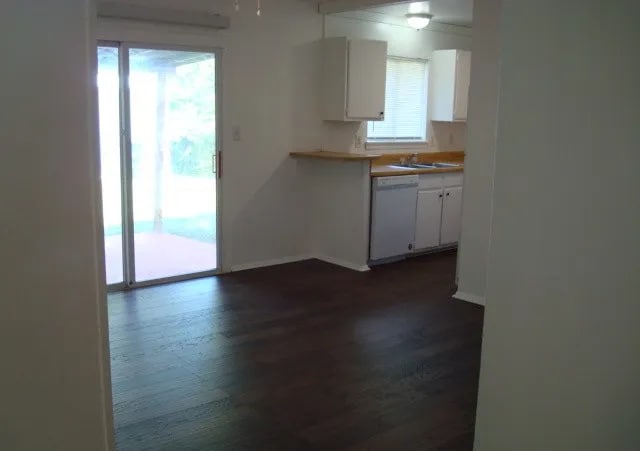 Building Photo - 4530 El Simpatico St