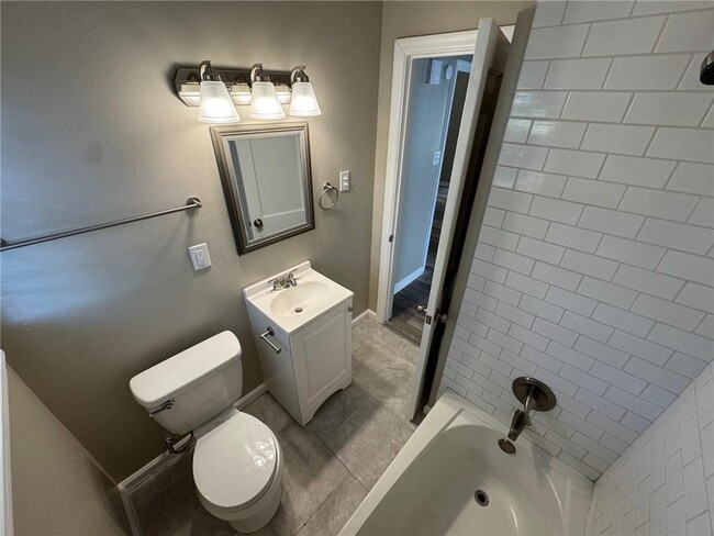 Building Photo - 154 Glenn Ave