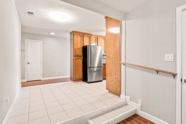 Building Photo - 4448 Irvington Ave