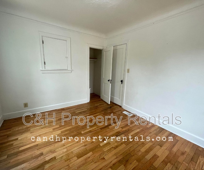 Building Photo - 1302 1st St W