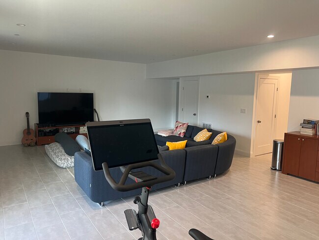 Building Photo - 111-113 Lincoln Ave