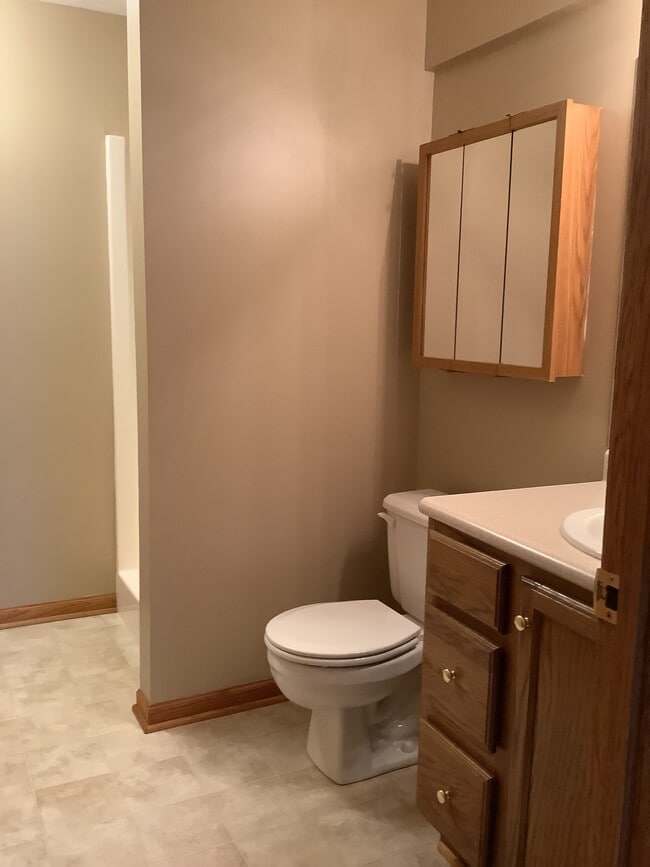 Building Photo - 1608 Ohio St