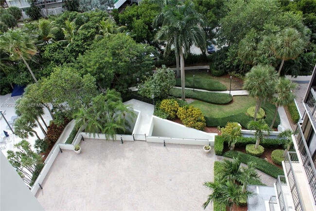 Building Photo - 2333 Brickell Ave