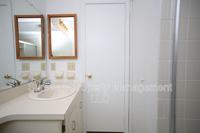Building Photo - 1801A Sedgefield Dr