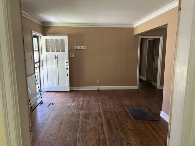 Building Photo - 1051 Mt Vernon Rd