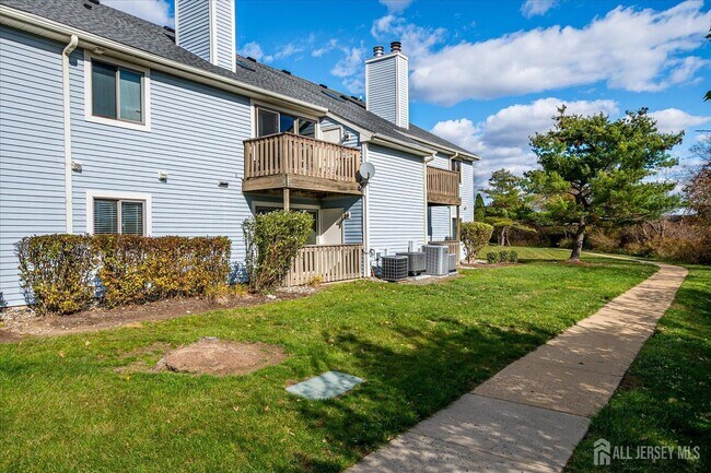 Building Photo - 807 Aspen Dr