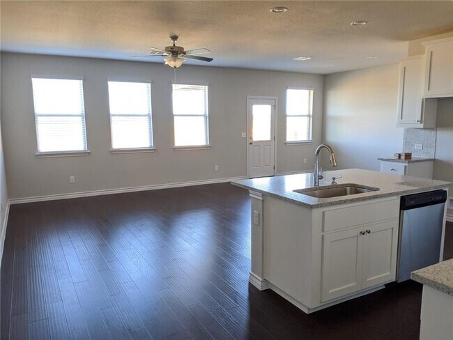 Building Photo - 1413 Itzel Bnd