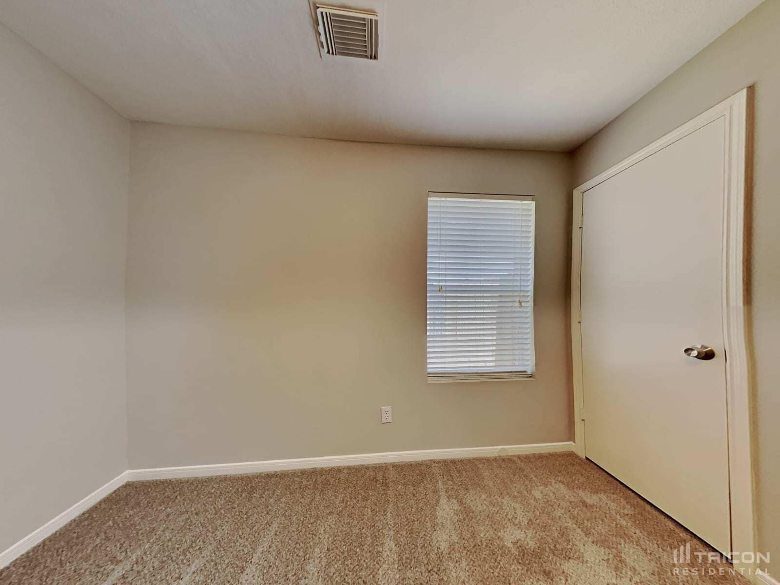 Building Photo - 18515 Knob Hill Lake Ln