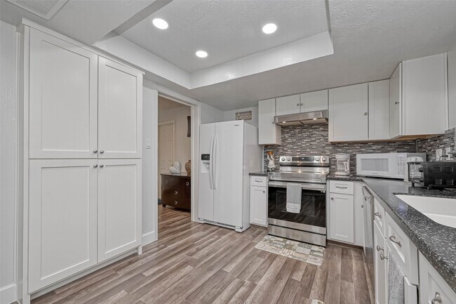 Building Photo - 11618 Corona Ln