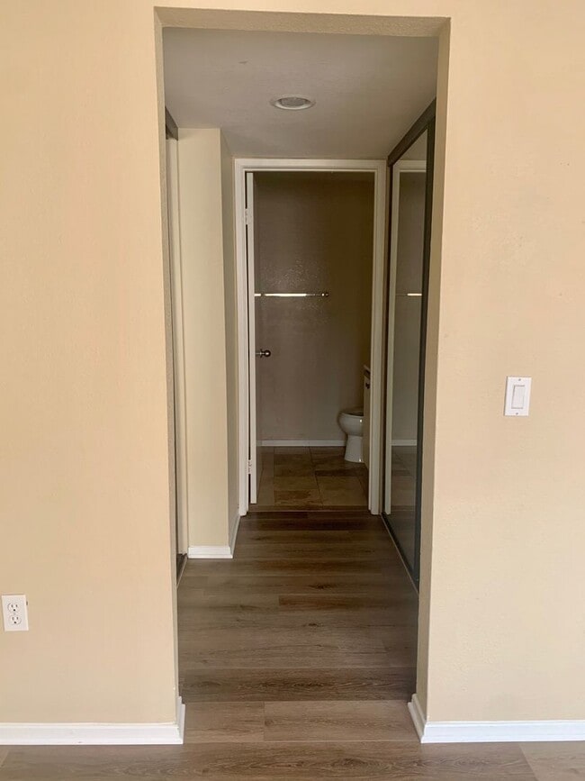 Building Photo - Gorgeous 2BR/2.5BA Condo in University City/Golden Triangle