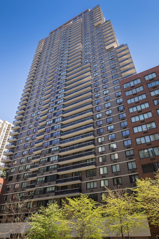 Building Photo - 515 E 72nd St