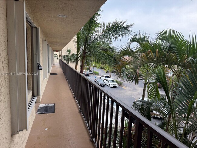 Building Photo - 896 N Federal Hwy