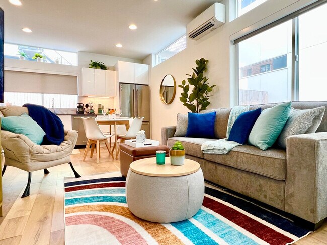 Primary Photo - 700 Broadway E