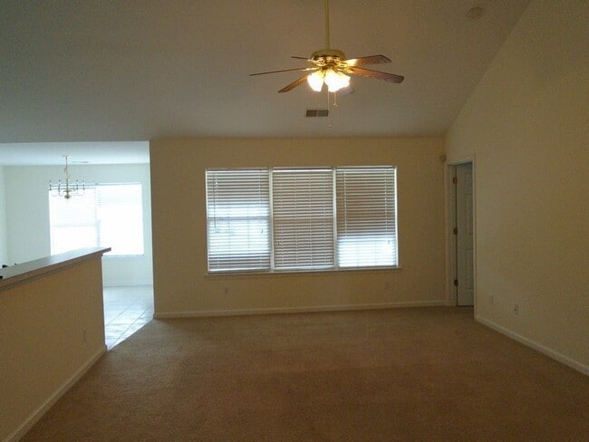 Building Photo - Three bedroom, 2 bath home in Mill Creek at Cypress ridge